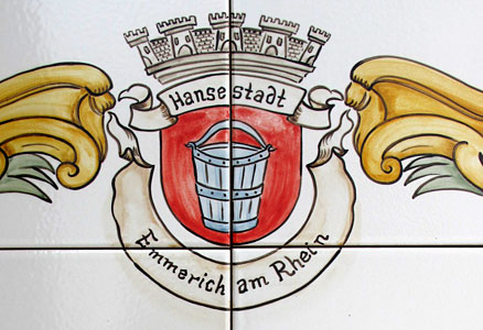 handgemaltes Wappen - Detail aus dem grossen Hausschild